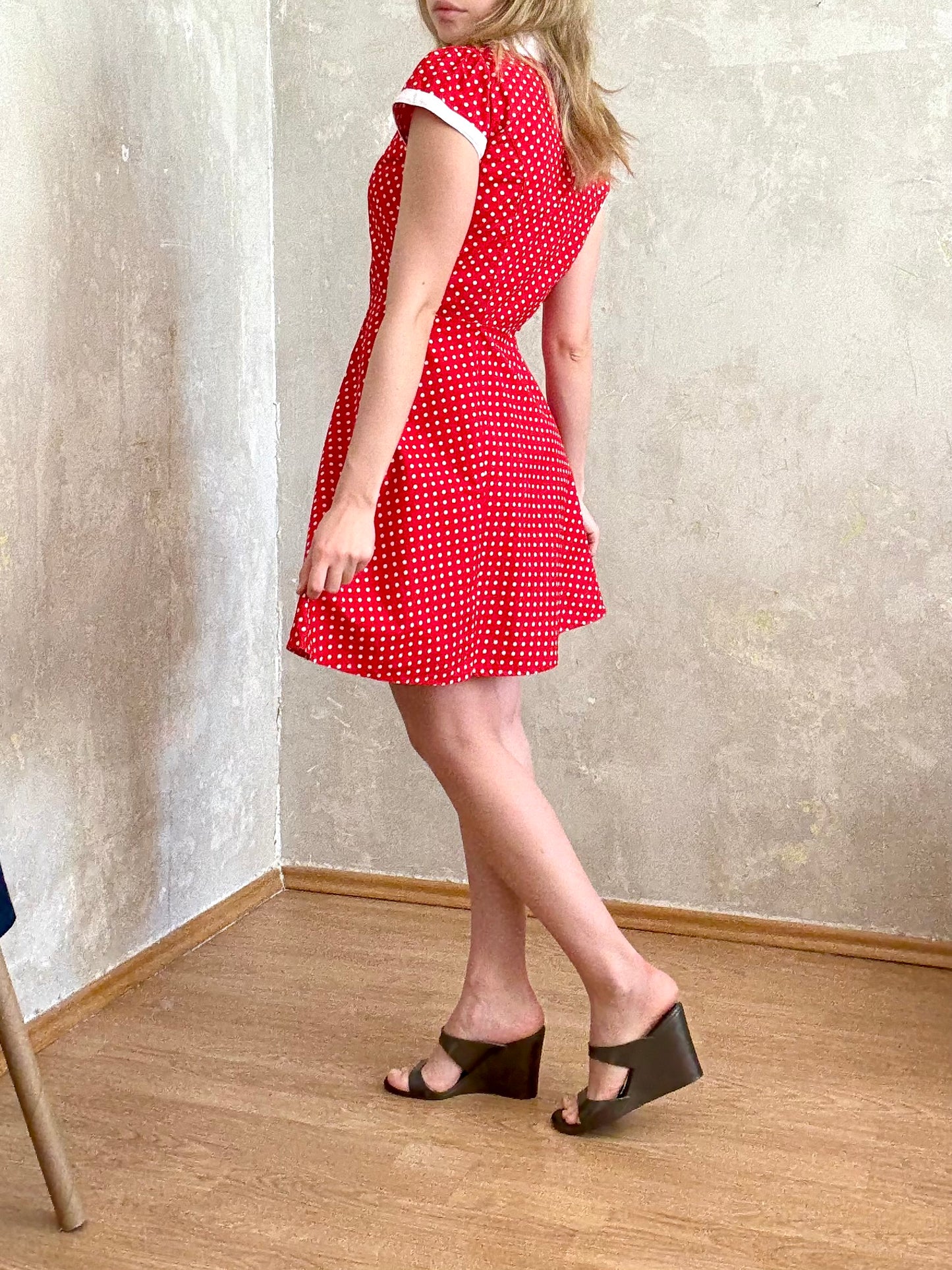 vintage 70s mod polka dot red & white short sleeve collared button down cotton summer mini dress