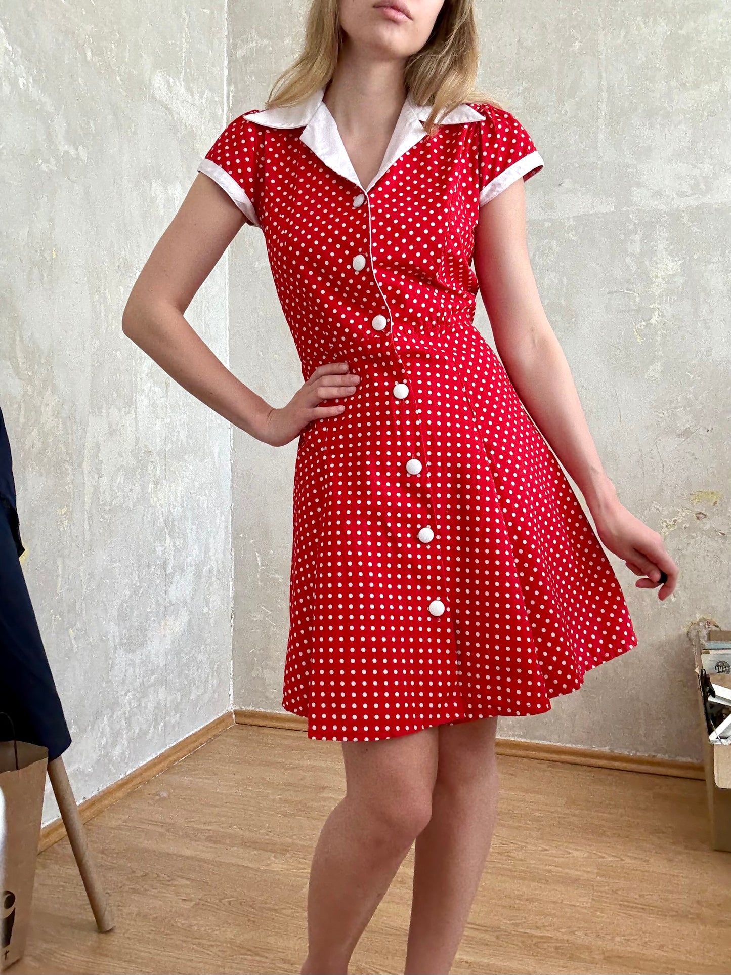 vintage 70s mod polka dot red & white short sleeve collared button down cotton summer mini dress